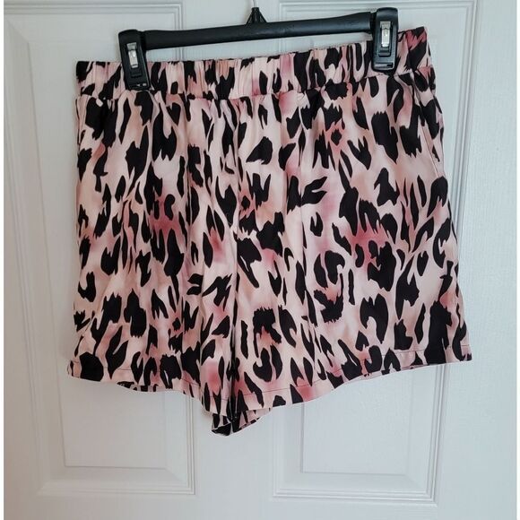 SHEIN Pants - Leopard Print Women's Shorts Size 1xl